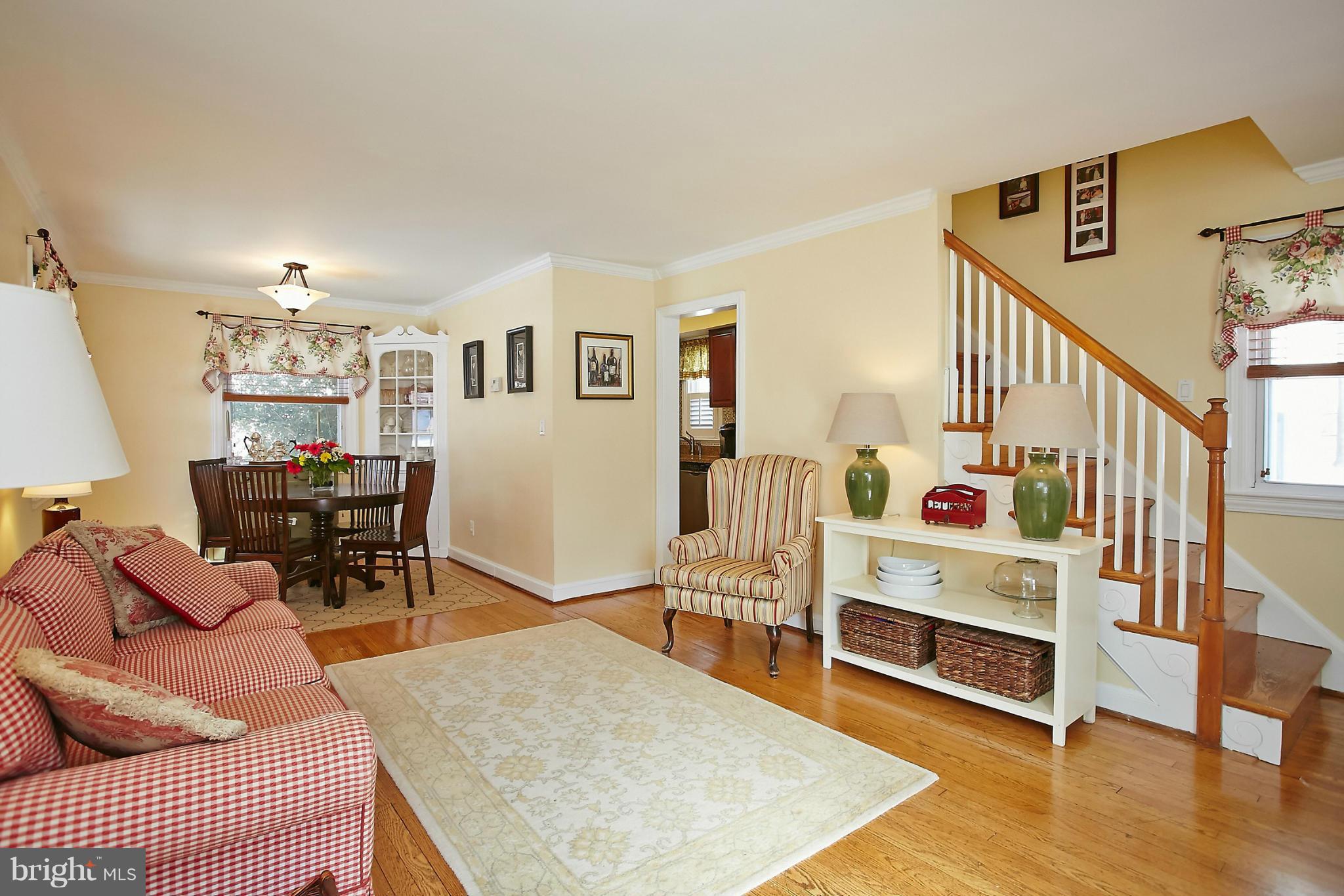 9912 Cherry Tree Lane Silver Spring, MD 20901 - Photo 6 of 30 Living Room
