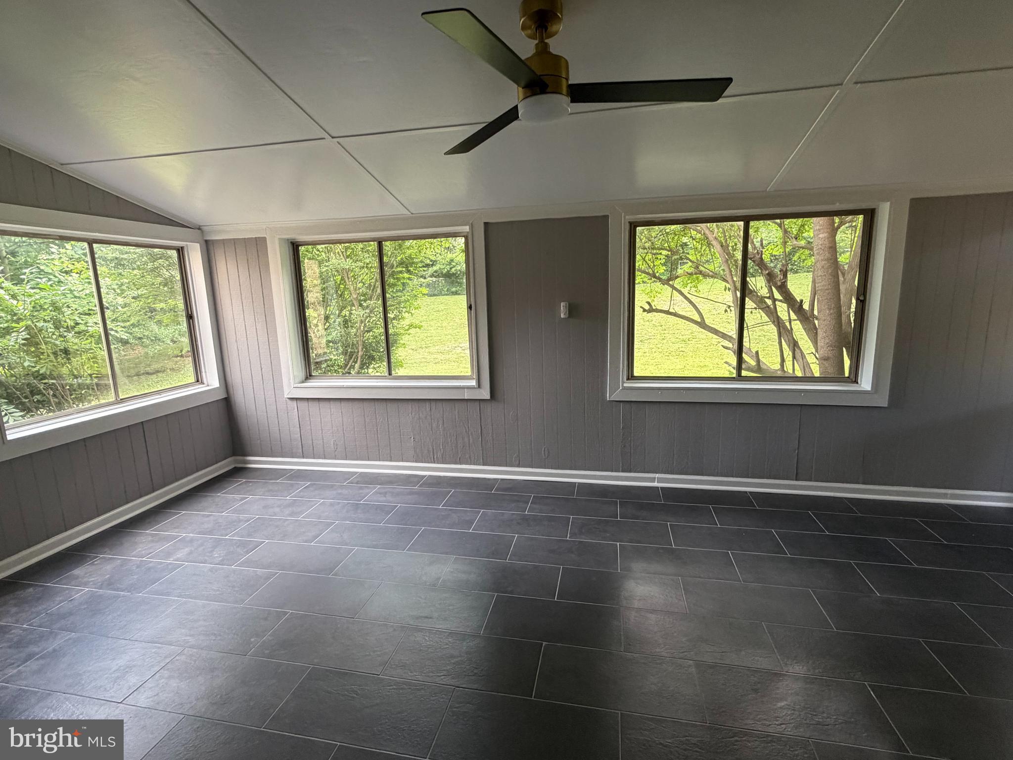 14908 Notley Road Silver Spring, MD 20905 - Photo 11 of 32 Sun Room