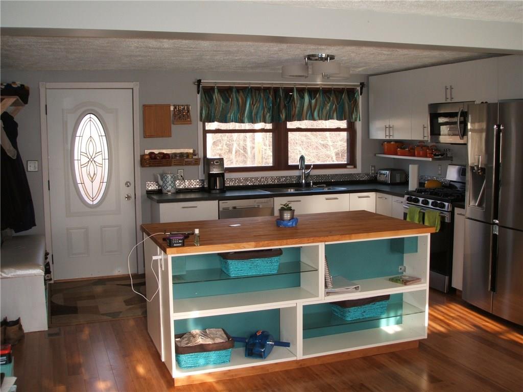140 Eyth Road Butler, PA 16002 - Photo 2 of 15 Gallery Image 2