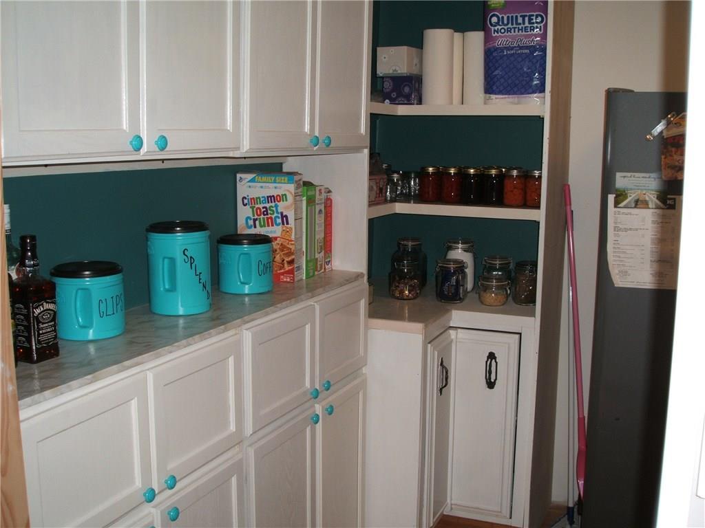 140 Eyth Road Butler, PA 16002 - Photo 4 of 15 Gallery Image 4