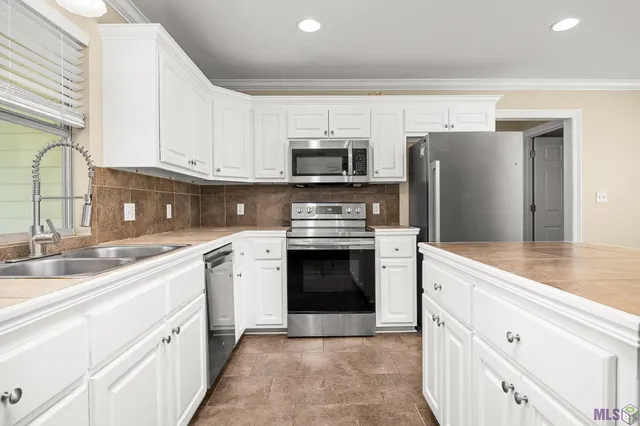 $235,000 | 11319 Peggy Street, St. Amant, LA 70774