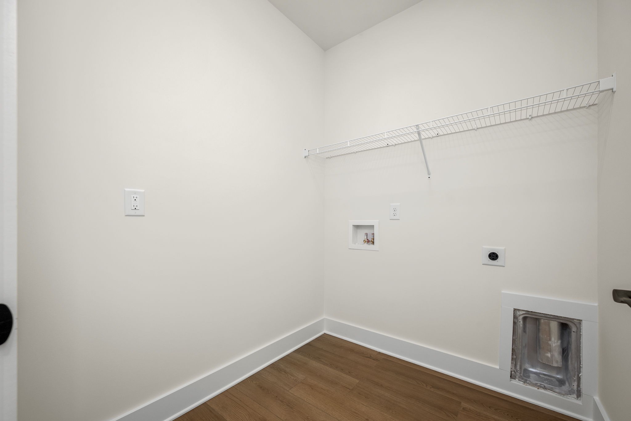 4151 Asbury Road Manchester, TN 37355 - Photo 27 of 32 a view of a room with wooden floor