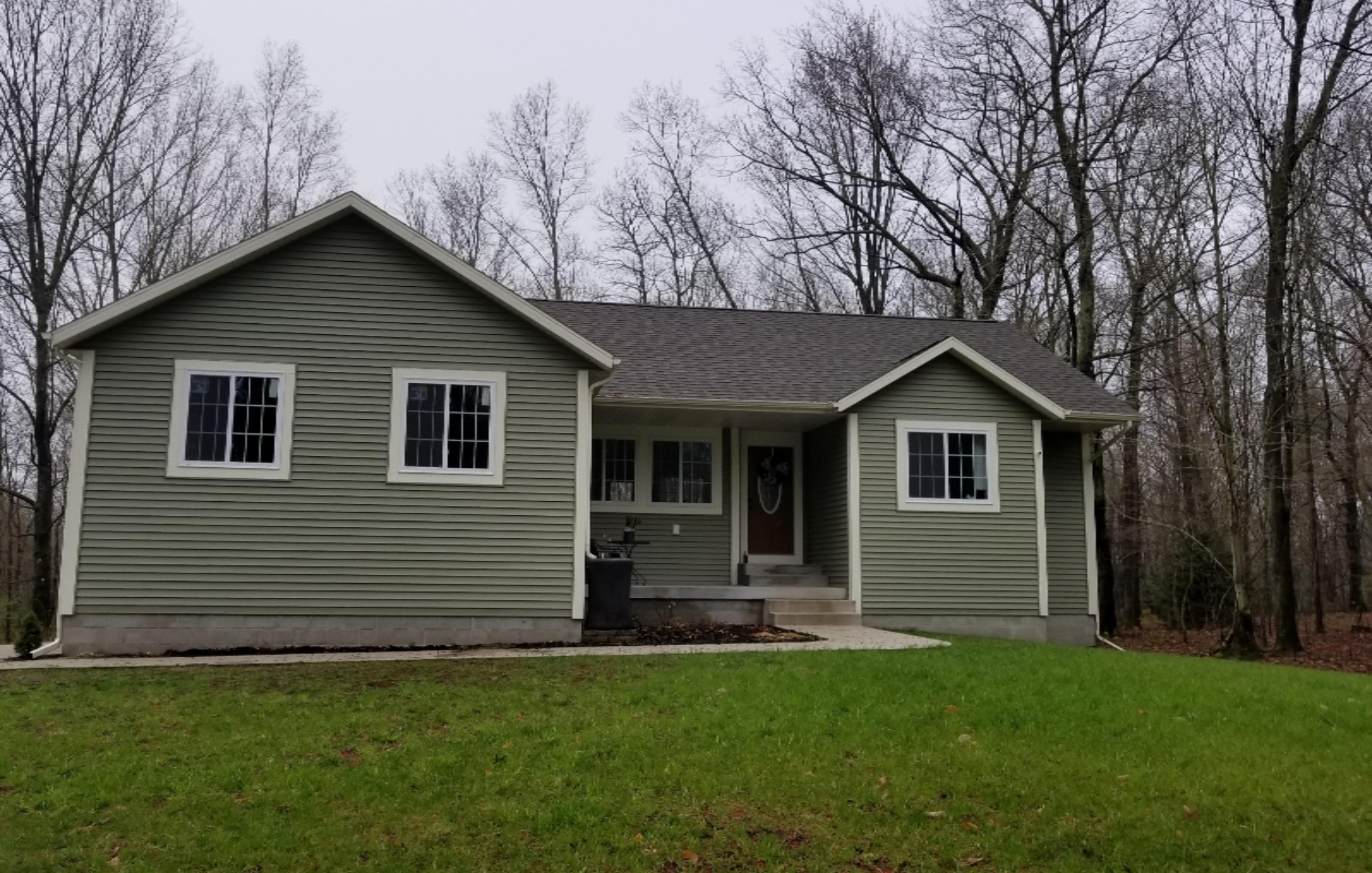 1041 Dykstra Road Muskegon, MI 49445 - Photo 1 of 46 1041 Dykstra home 0519-new front