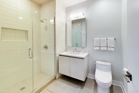 $1,399,000 | 360 West Erie Street, Unit 5D, Chicago, IL 60654