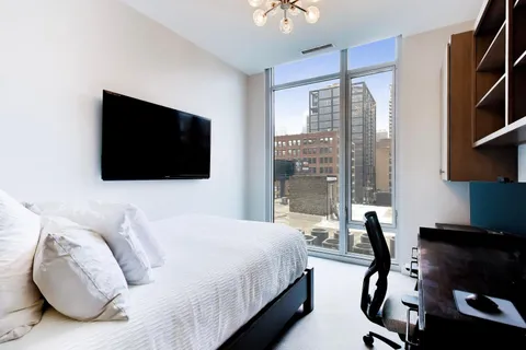 $1,399,000 | 360 West Erie Street, Unit 5D, Chicago, IL 60654