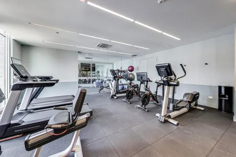 $1,399,000 | 360 West Erie Street, Unit 5D, Chicago, IL 60654