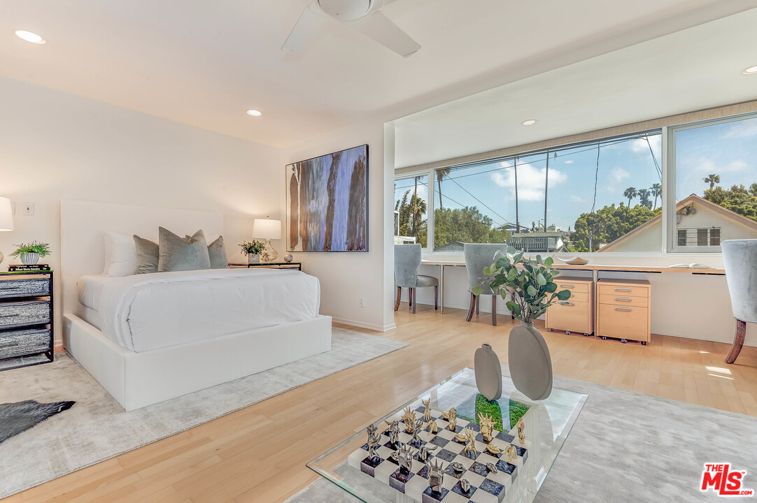 2331 Eastern Canal Venice, CA 90291 - Photo 13 of 32