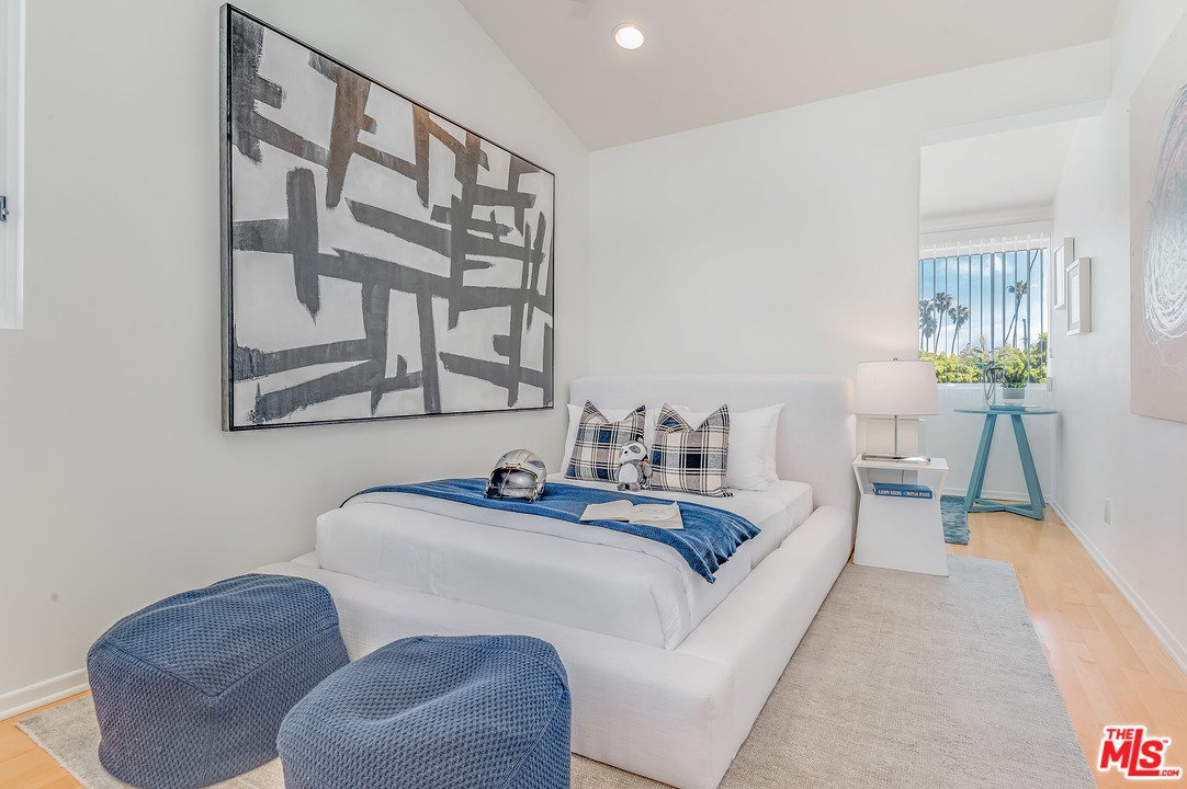 2331 Eastern Canal Venice, CA 90291 - Photo 18 of 32