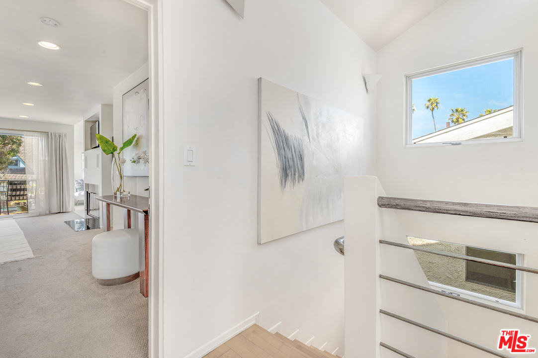 2331 Eastern Canal Venice, CA 90291 - Photo 21 of 32