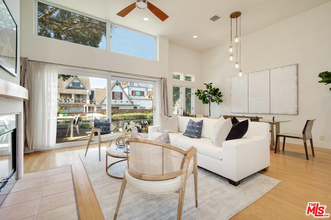 2331 Eastern Canal Venice, CA 90291 - Photo 4 of 32