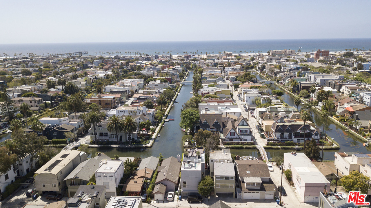 2331 Eastern Canal Venice, CA 90291 - Photo 32 of 32