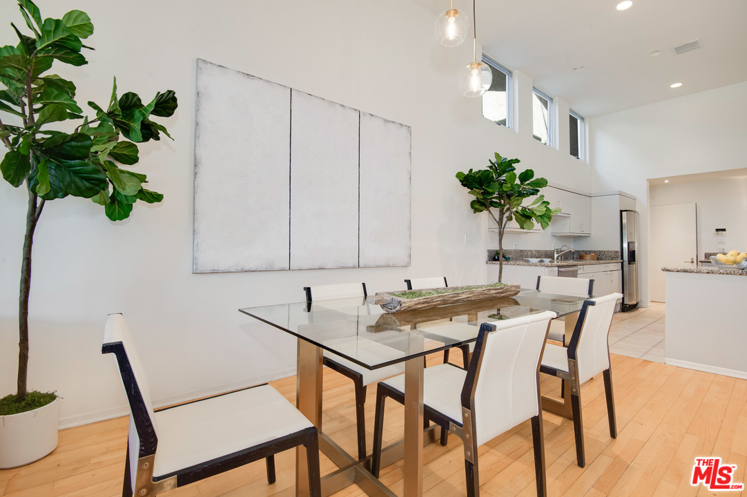 2331 Eastern Canal Venice, CA 90291 - Photo 6 of 32