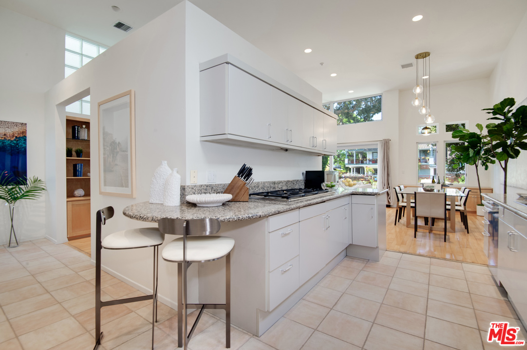 2331 Eastern Canal Venice, CA 90291 - Photo 9 of 32