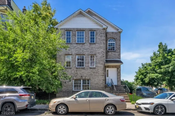$939,999 | 328 Hawthorne Avenue, Newark, NJ 07112