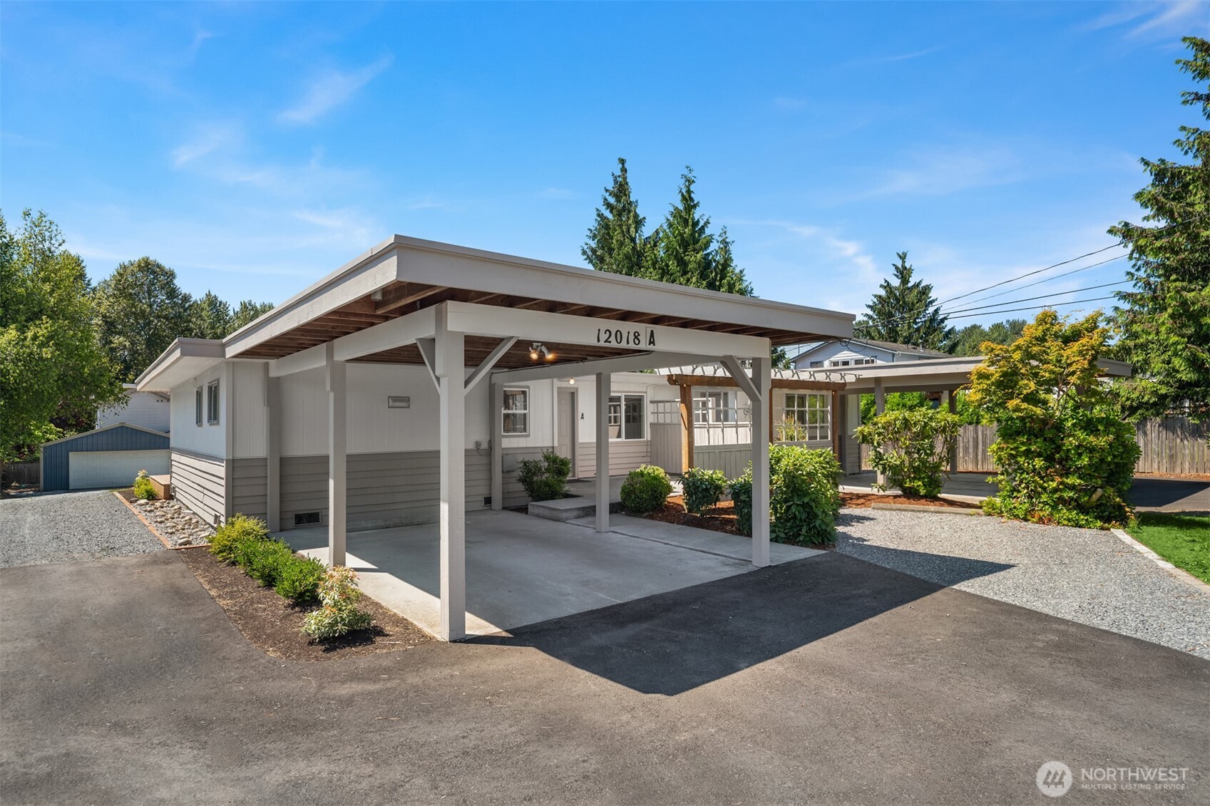 12018 Gibson Road Everett, WA 98204 - Photo 2 of 25