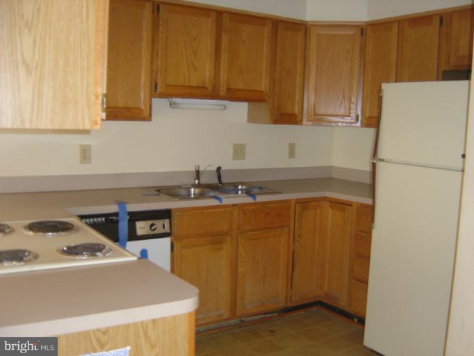 126 West Criser Road Front Royal, VA 22630 - Photo 4 of 13 Kitchen