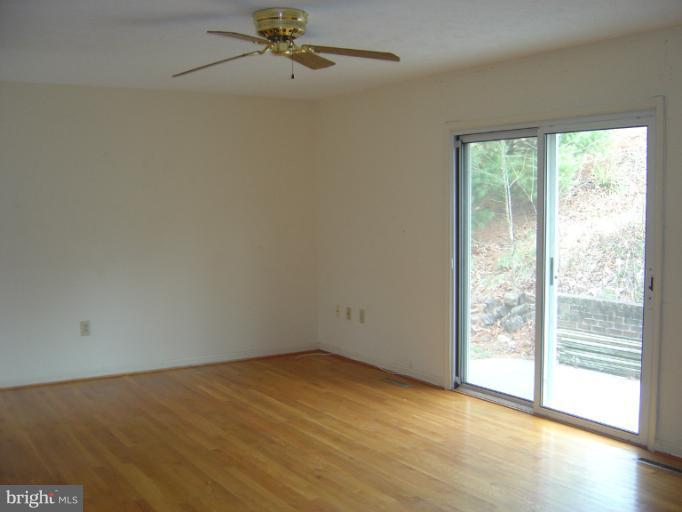 126 West Criser Road Front Royal, VA 22630 - Photo 8 of 13 Living Room