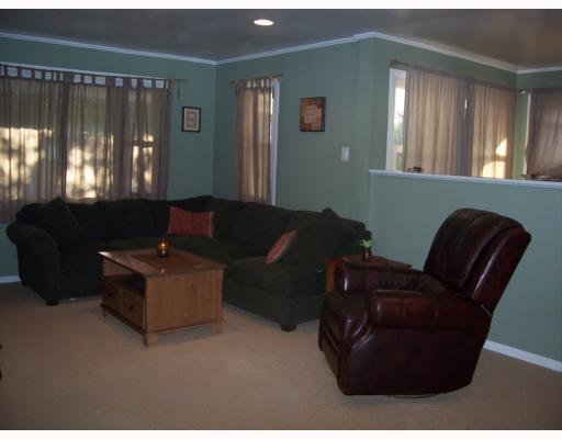 1018 3rd Street Baden, PA 15005 - Photo 8 of 18 Living Room.