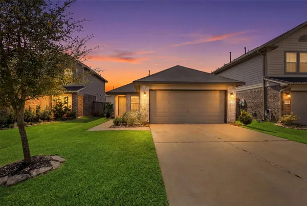 $1,800 | 1223 Blue Hazel Court, Pinehurst, TX 77362