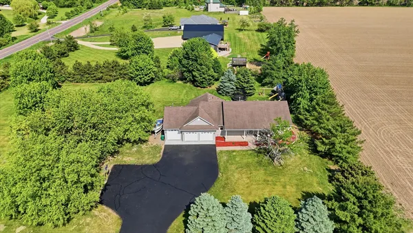 $725,000 | 545 Kreuziger Road, Roberts, WI 54023