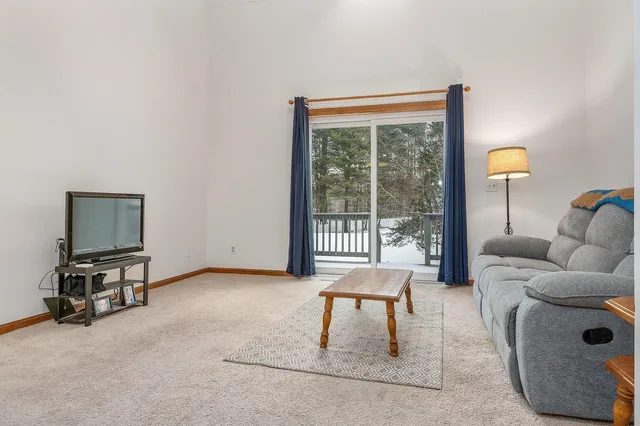 $295,000 | 107 Glengarry Drive, Unit 107, Stratham, NH 03885