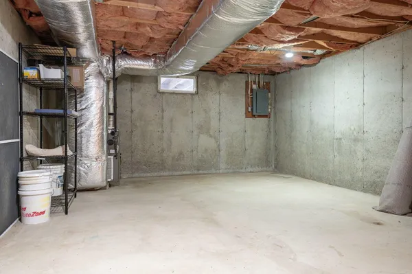 $295,000 | 107 Glengarry Drive, Unit 107, Stratham, NH 03885