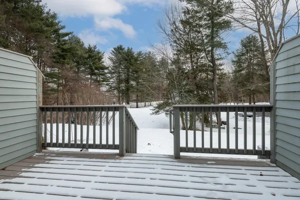 $295,000 | 107 Glengarry Drive, Unit 107, Stratham, NH 03885