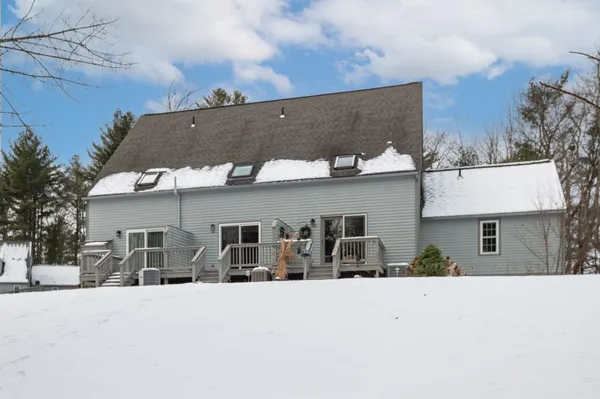 $295,000 | 107 Glengarry Drive, Unit 107, Stratham, NH 03885