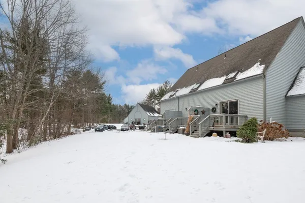 $295,000 | 107 Glengarry Drive, Unit 107, Stratham, NH 03885