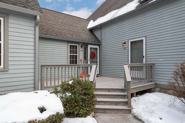 $295,000 | 107 Glengarry Drive, Unit 107, Stratham, NH 03885