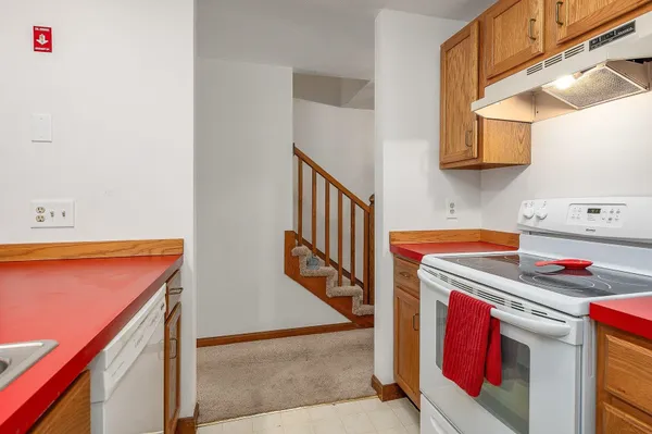 $295,000 | 107 Glengarry Drive, Unit 107, Stratham, NH 03885