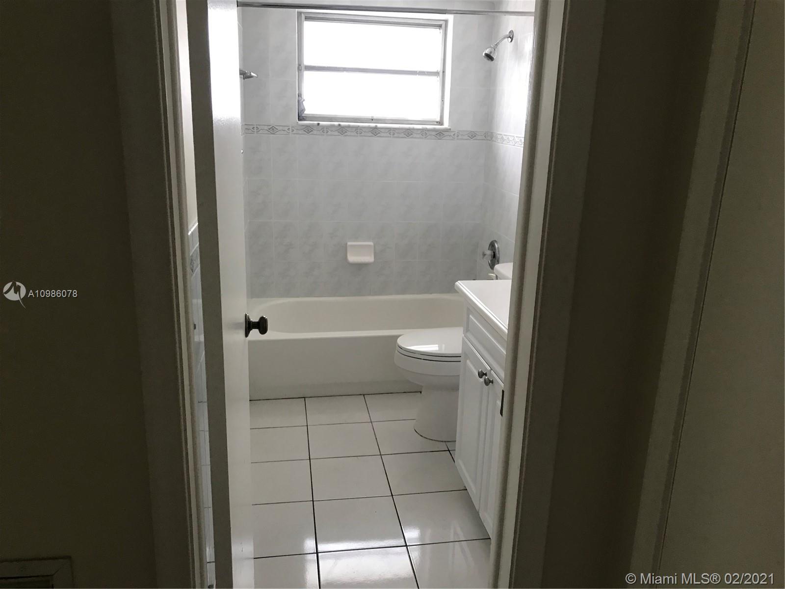 2980 Northeast 19th Terrace, Unit B Lighthouse Point, FL 33064 - Photo 12 of 16