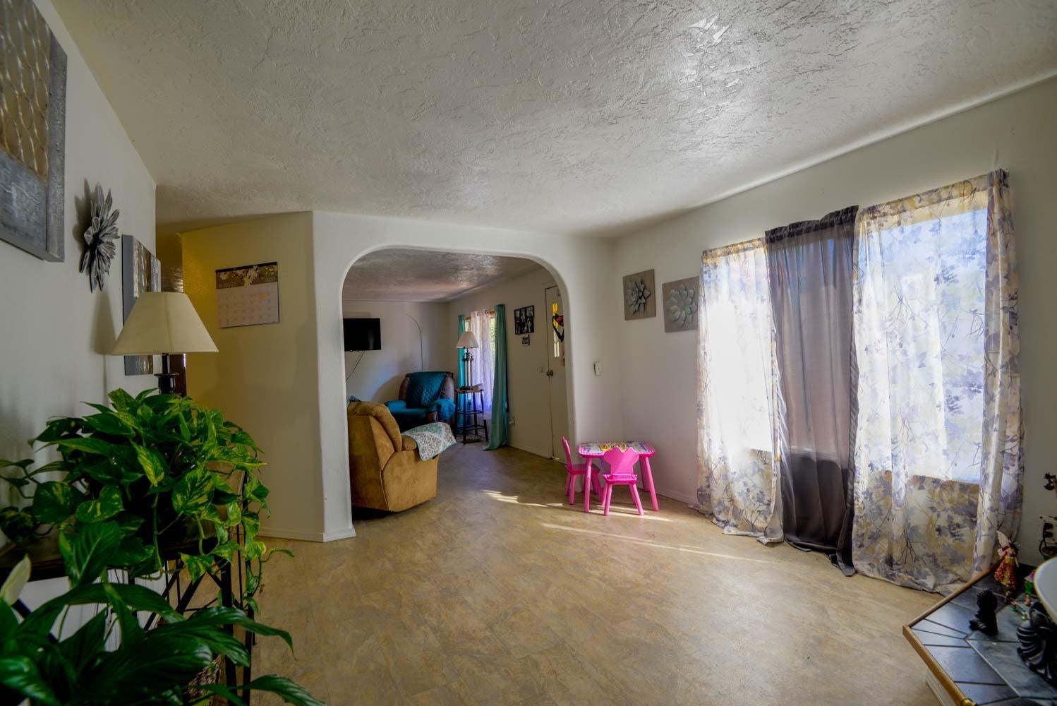 9757 Blackwell Road Central Point, OR 97502 - Photo 5 of 28 _ALB8517-HDR