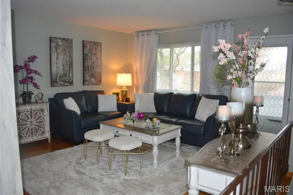 $158,000 | 10697 Carroll Wood Way, St. Louis, MO 63128