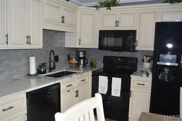 $158,000 | 10697 Carroll Wood Way, St. Louis, MO 63128