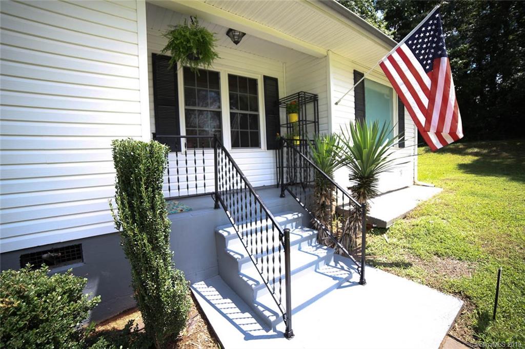 1347 Legion Road Fort Mill, SC 29715 - Photo 2 of 19 Gallery Image 2