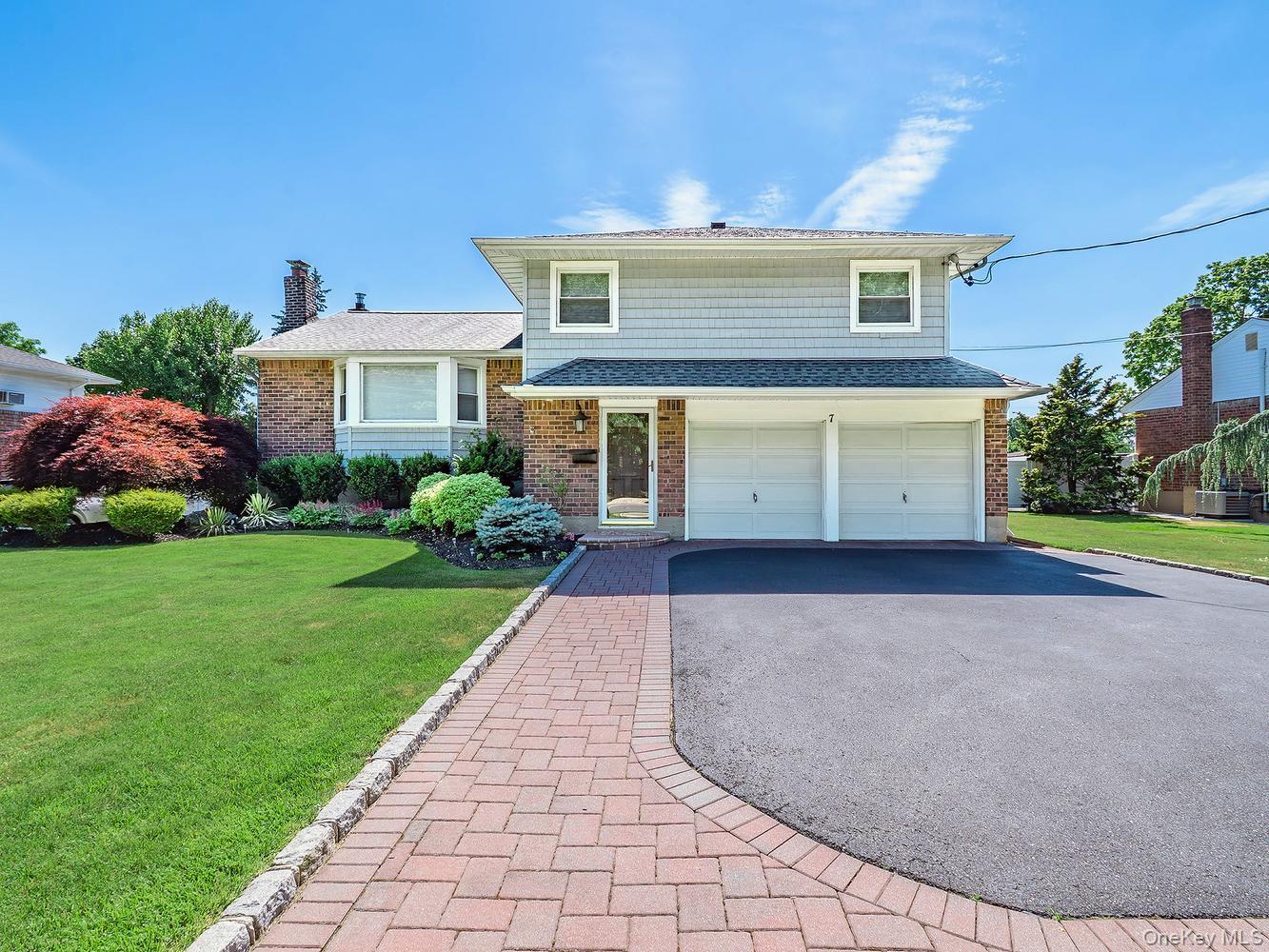 7 Plainview Road Bethpage, NY 11714 - Photo 1 of 23