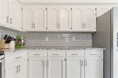 $440,000 | 1701 East Sheridan Bridge Lane, Olathe, KS 66062