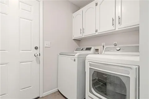 $440,000 | 1701 East Sheridan Bridge Lane, Olathe, KS 66062