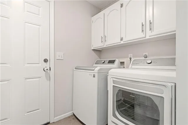 $440,000 | 1701 East Sheridan Bridge Lane, Olathe, KS 66062