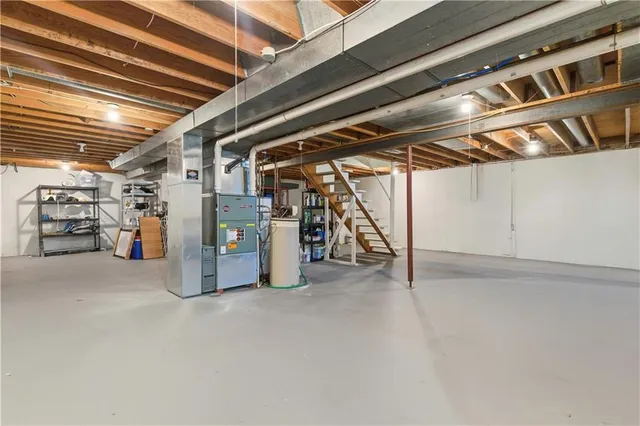 $440,000 | 1701 East Sheridan Bridge Lane, Olathe, KS 66062