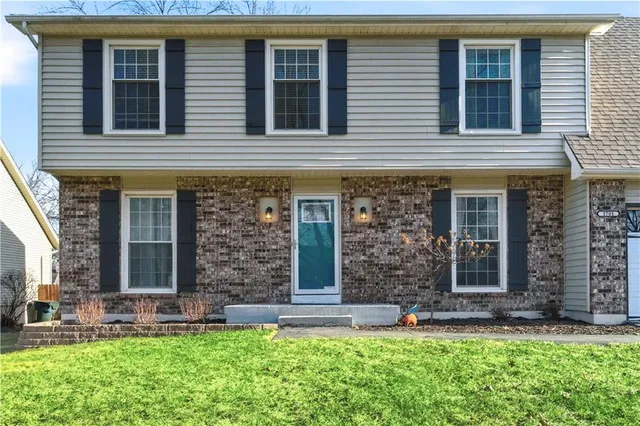 $440,000 | 1701 East Sheridan Bridge Lane, Olathe, KS 66062