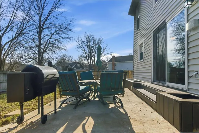 $440,000 | 1701 East Sheridan Bridge Lane, Olathe, KS 66062