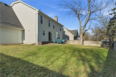 $440,000 | 1701 East Sheridan Bridge Lane, Olathe, KS 66062