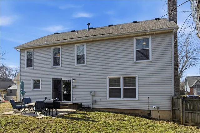 $440,000 | 1701 East Sheridan Bridge Lane, Olathe, KS 66062