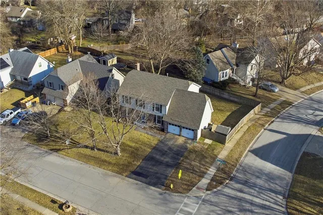 $440,000 | 1701 East Sheridan Bridge Lane, Olathe, KS 66062