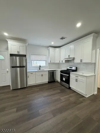 $3,800 | 35 Central Avenue, Unit 1, Caldwell, NJ 07006