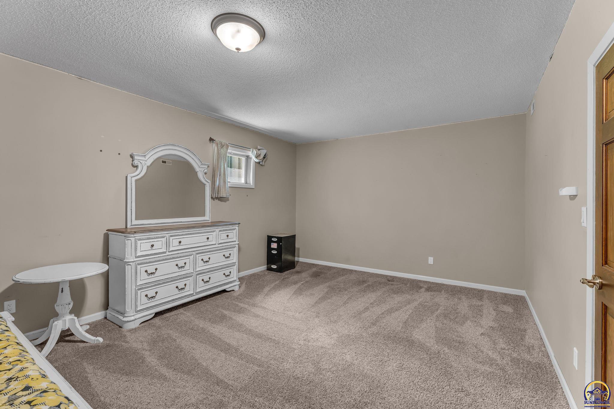 3725 Southwest Kings Forest Road Topeka, KS 66610 - Photo 29 of 52