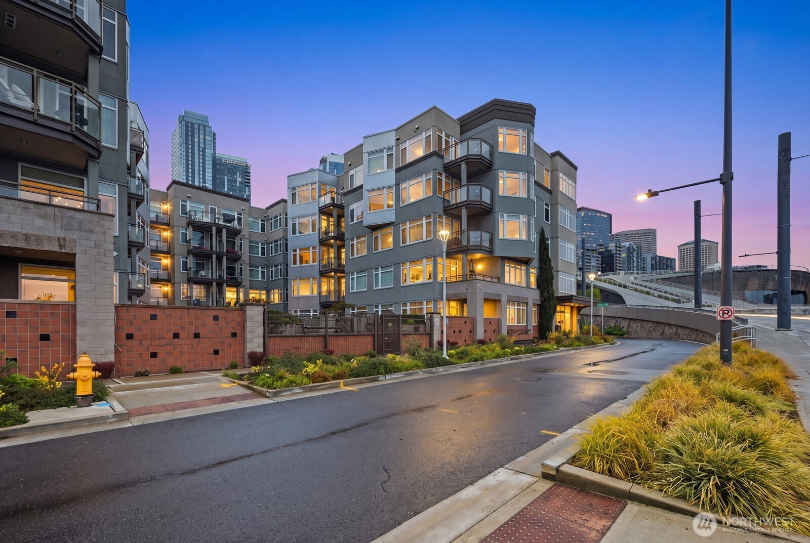 1900 Alaskan Way, Unit 316 Seattle, WA 98101 - Photo 1 of 38
