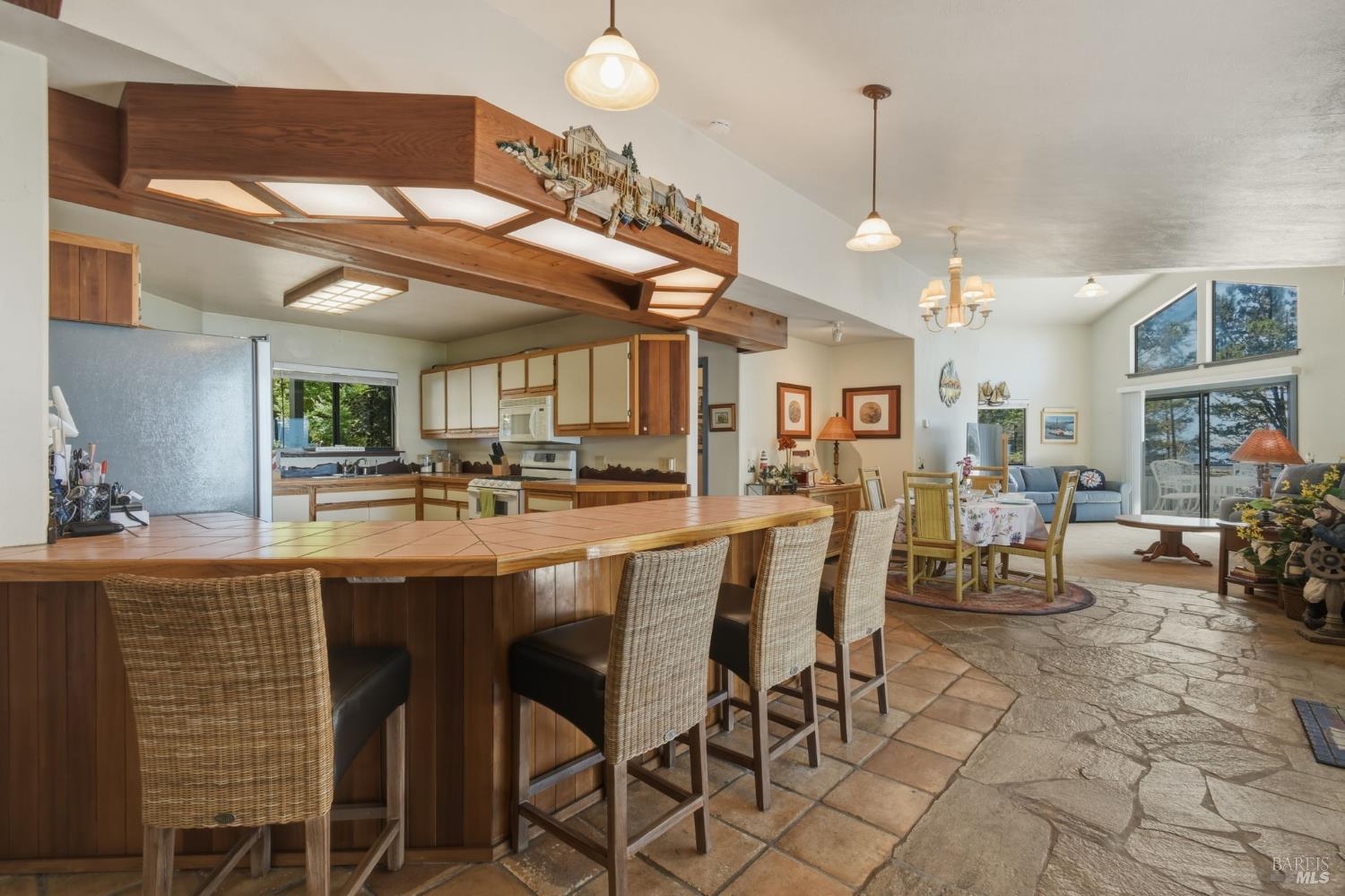 21985 Timber Cove Road Timber Cove, CA 95450 - Photo 33 of 62 Breakfast bar.